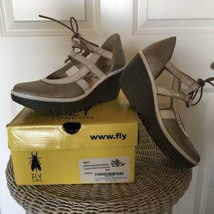 FLY LONDON Yett Wedge - Size 6.5-7
